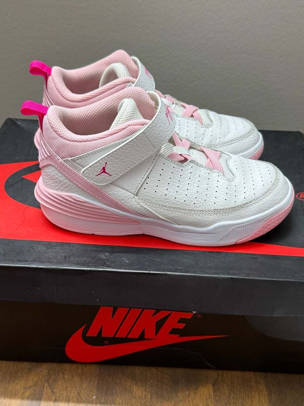 2Y Jordan Max Aura 5 Size White Fierce Pink Toddler Shoes